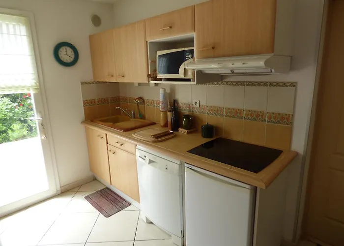 Maison T4 Climatisee, Meublee De Tourisme 3*,6 Couchages,narbonne *